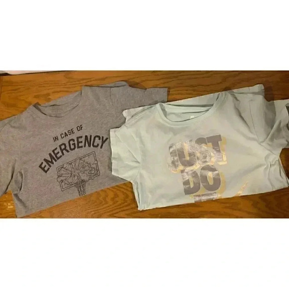 NIKE tee shirt bundle of 2 size YOUTH SMALL/MEDIUM‎ - Picture 1 of 8